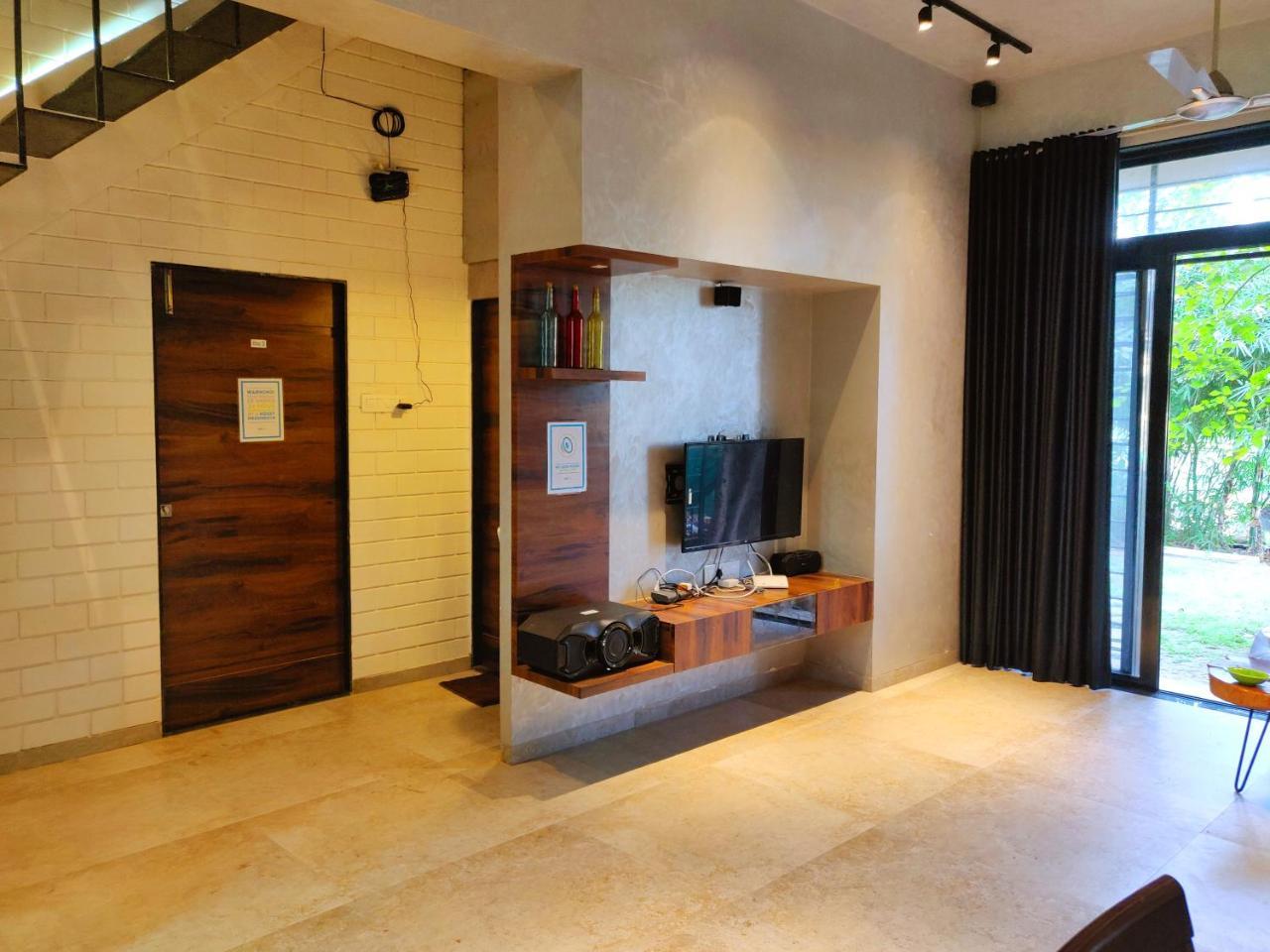 Cozy Stays - Tranquil Times Lonavala Buitenkant foto